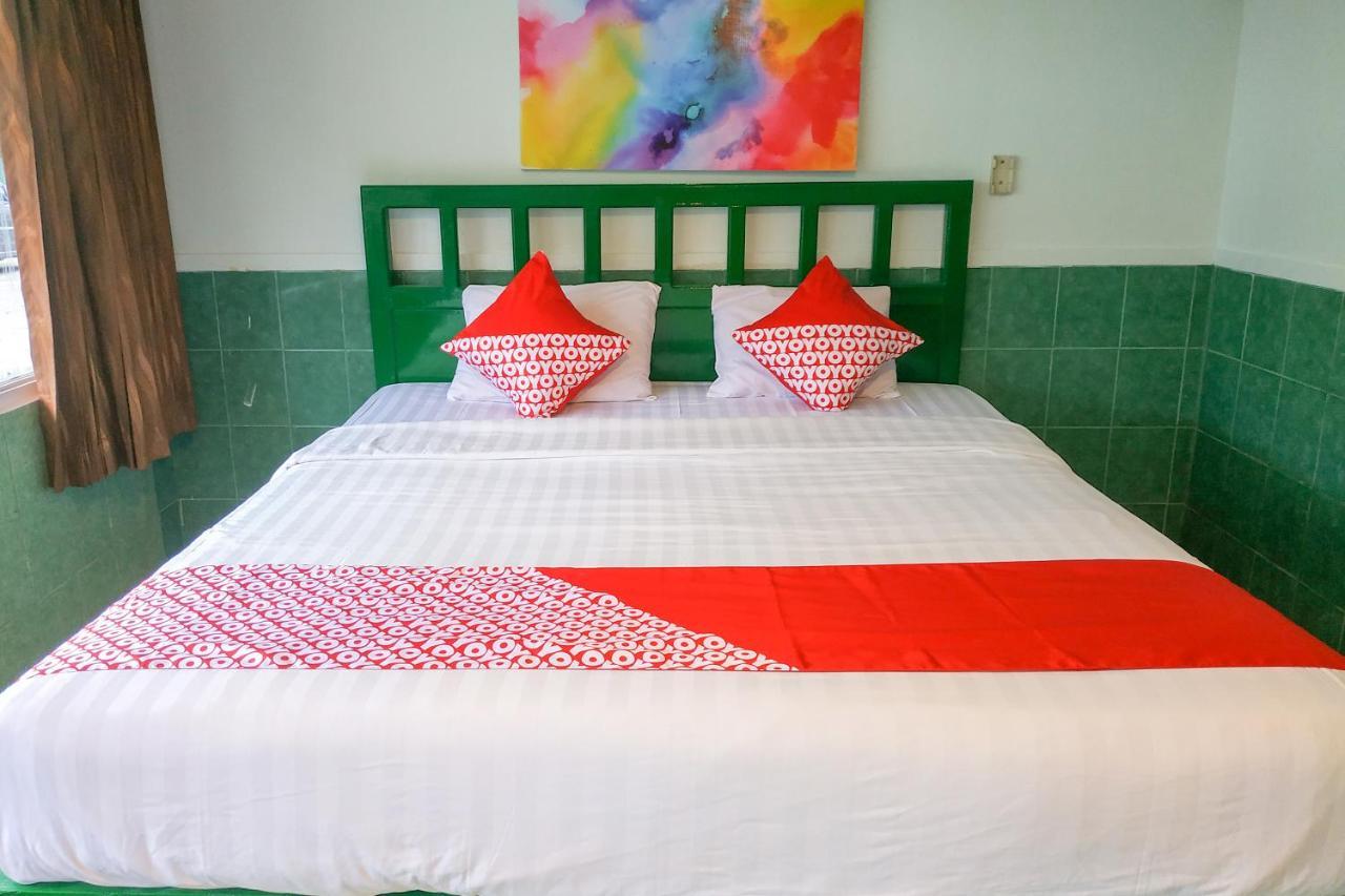 Super Oyo 3098 Hotel Sahabat Baru Сінкаванг Екстер'єр фото